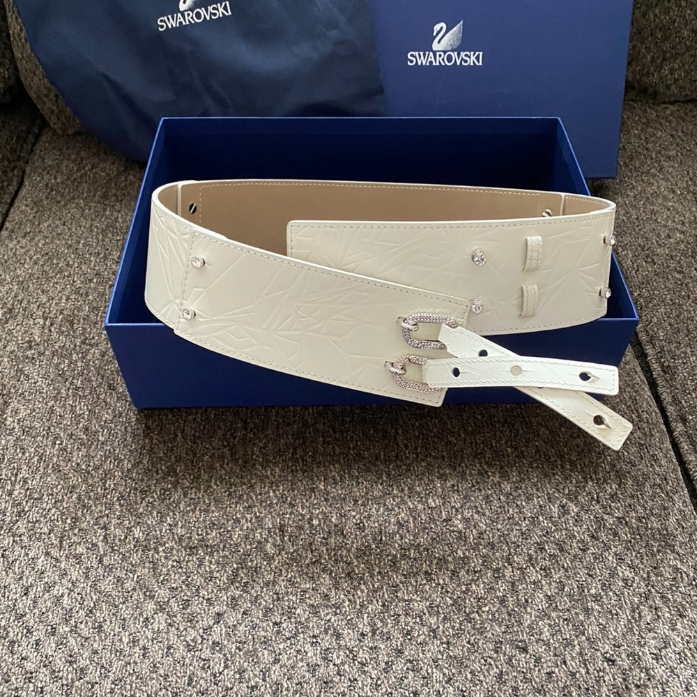 Swarovski Cream Belt with Subtle Elegance
